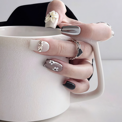 Three-dimensional black ice flower