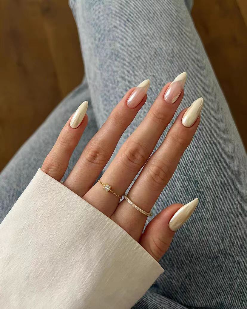 Pearlescent Curve
