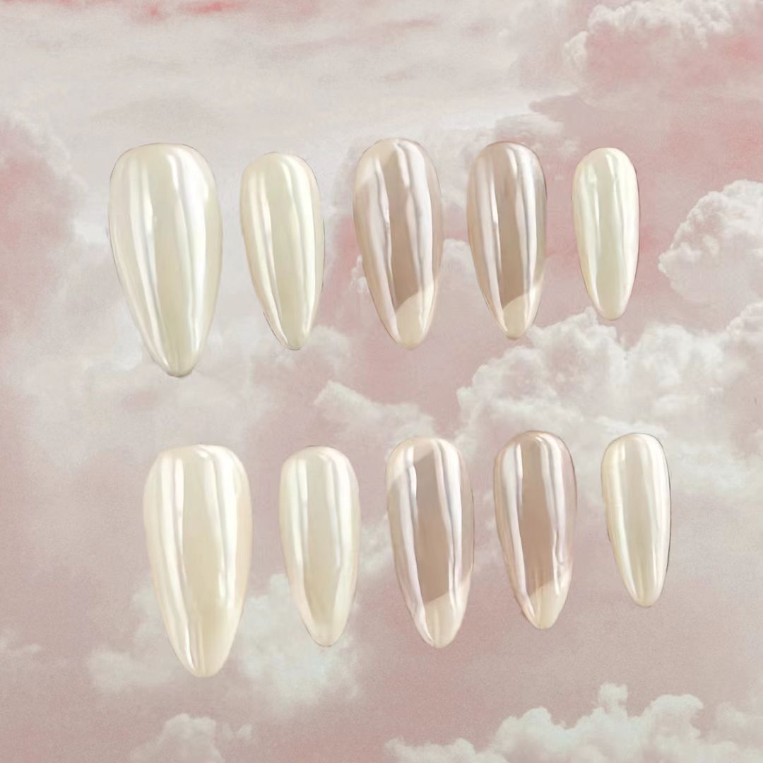 Pearlescent Curve Secondary image