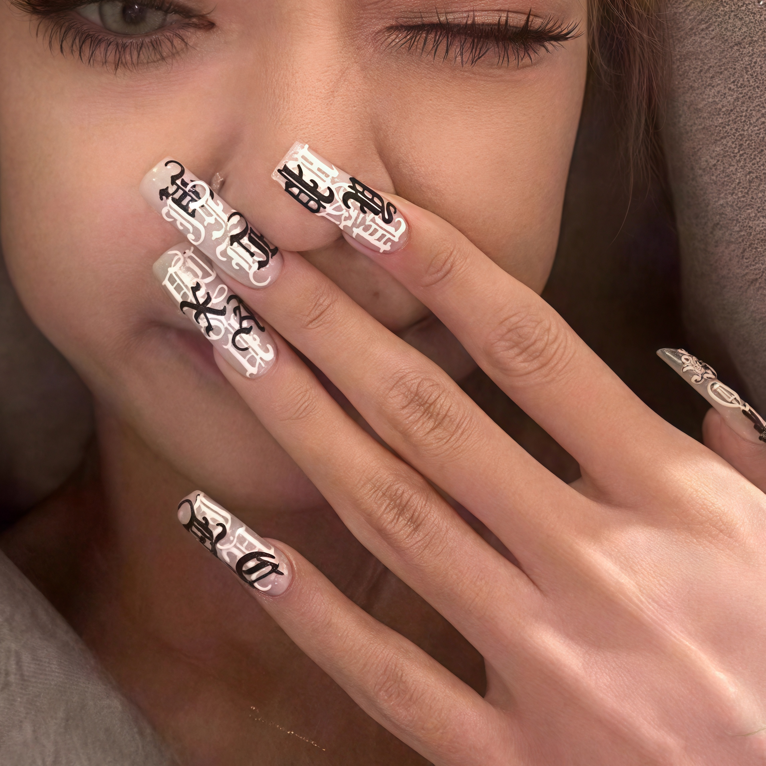 Square gothic black and white symbol Main image