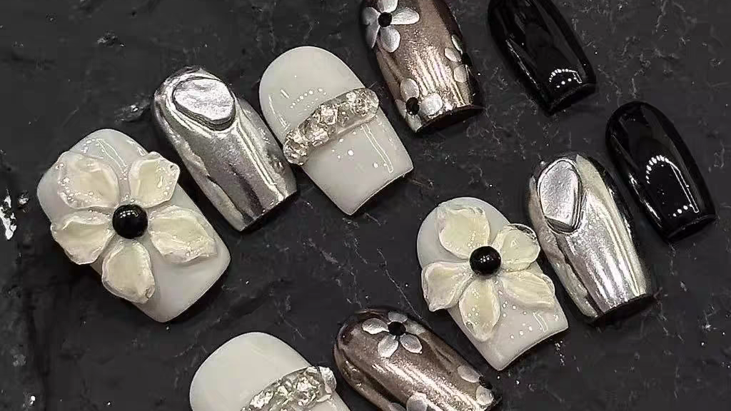 Three-dimensional black ice flower Main image